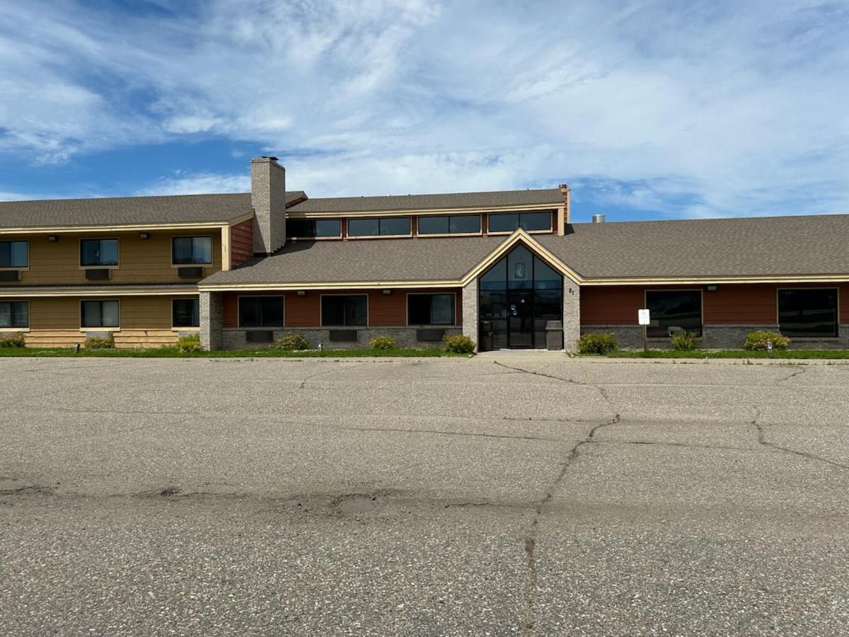 Northwoods Inn & Suites — photo 1