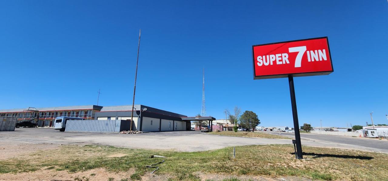 Super 7 Inn — photo 1