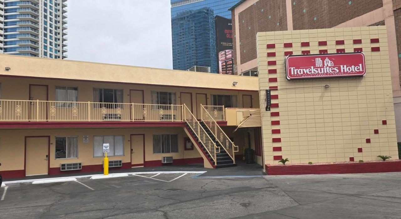 TRAVELSUITES HOTEL — photo 1