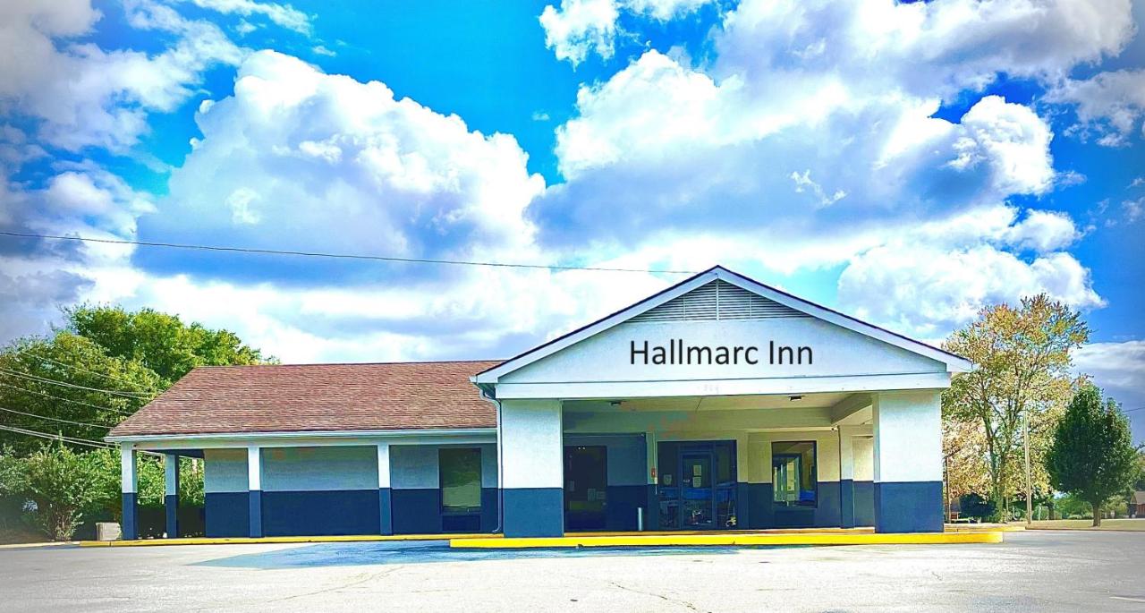 Hallmarc Inn — photo 1