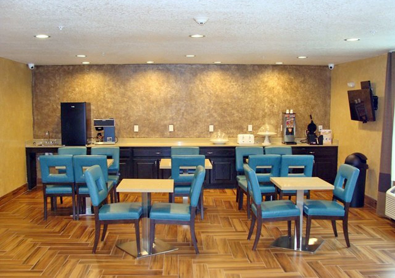 West Worth Inn & Suites — photo 2