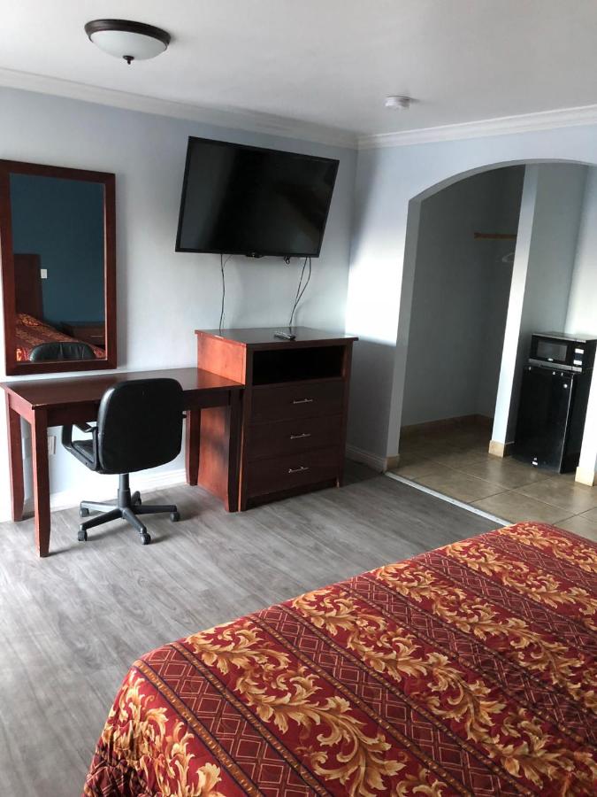 La Habra Motel — photo 1