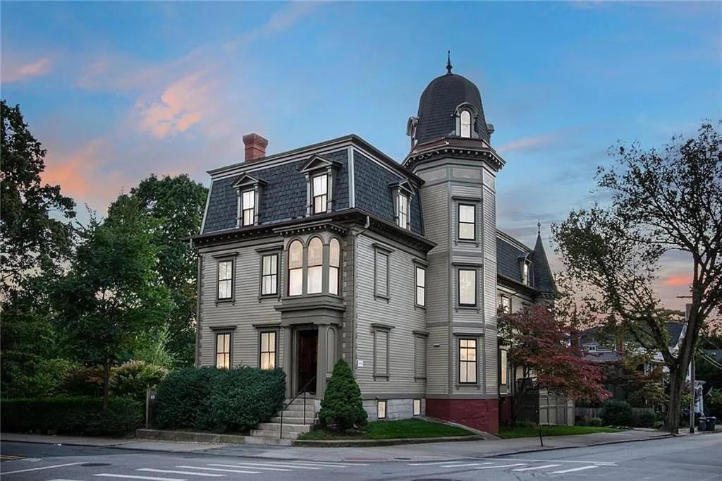 The Underwood-Hale House — photo 1