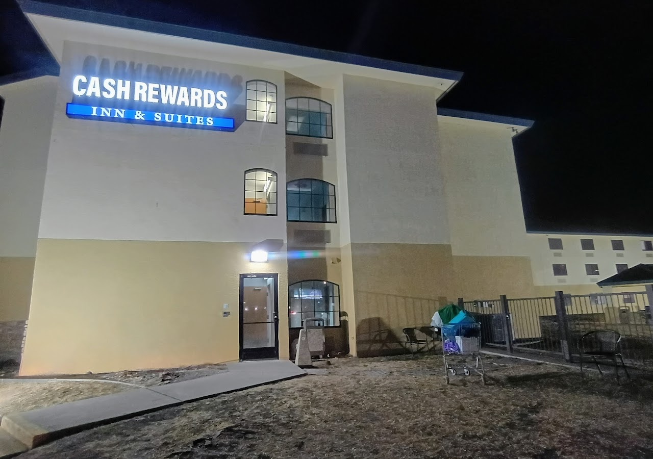 CASH REWARDS INN & SUITES — photo 1