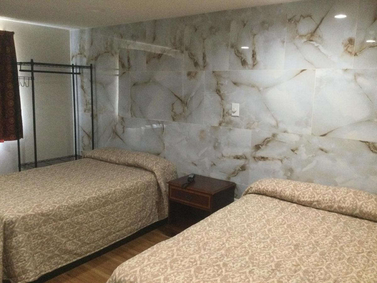 Executive Inn — photo 1