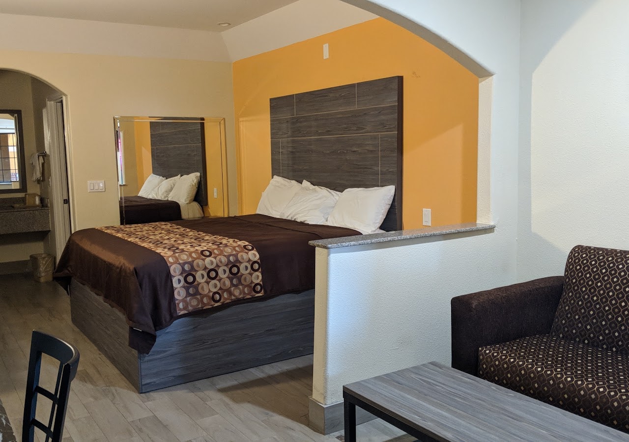 Regency Inn And Suites — photo 3