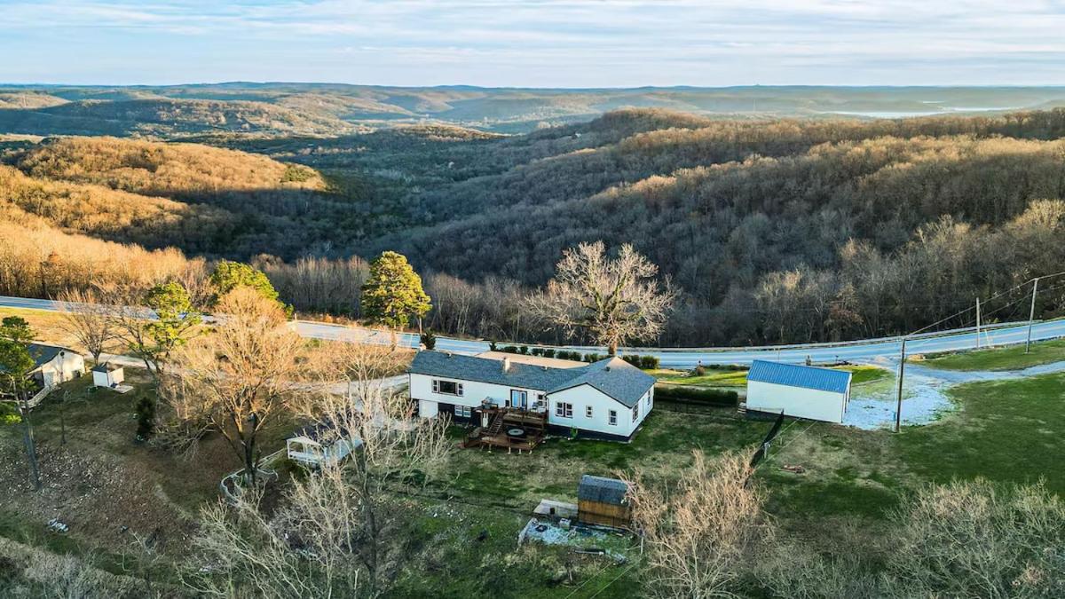 Hilltop on Busch mountain — photo 1