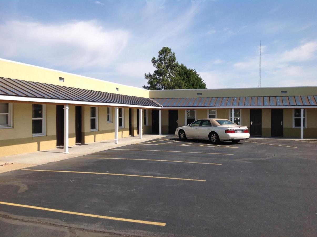 Budget Inn — photo 1