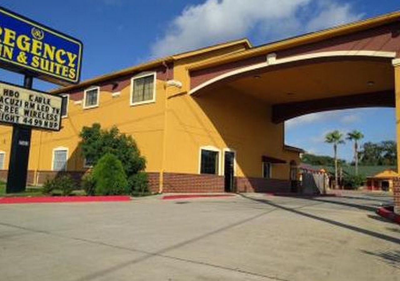 Regency Inn And Suites — photo 1