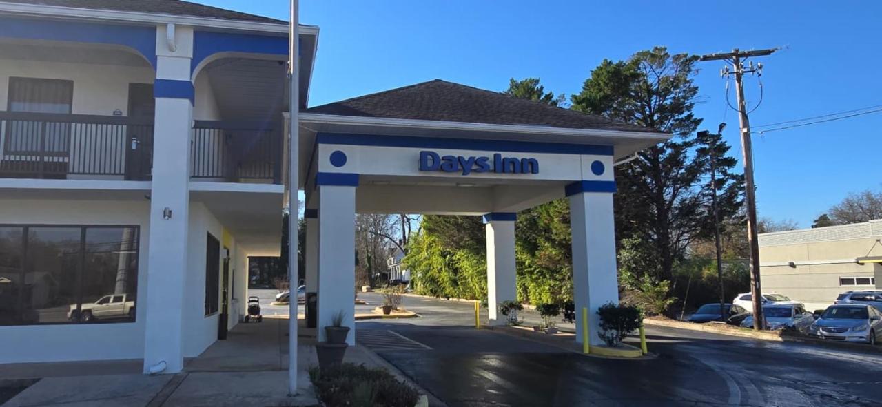 Daynite Inn — photo 1