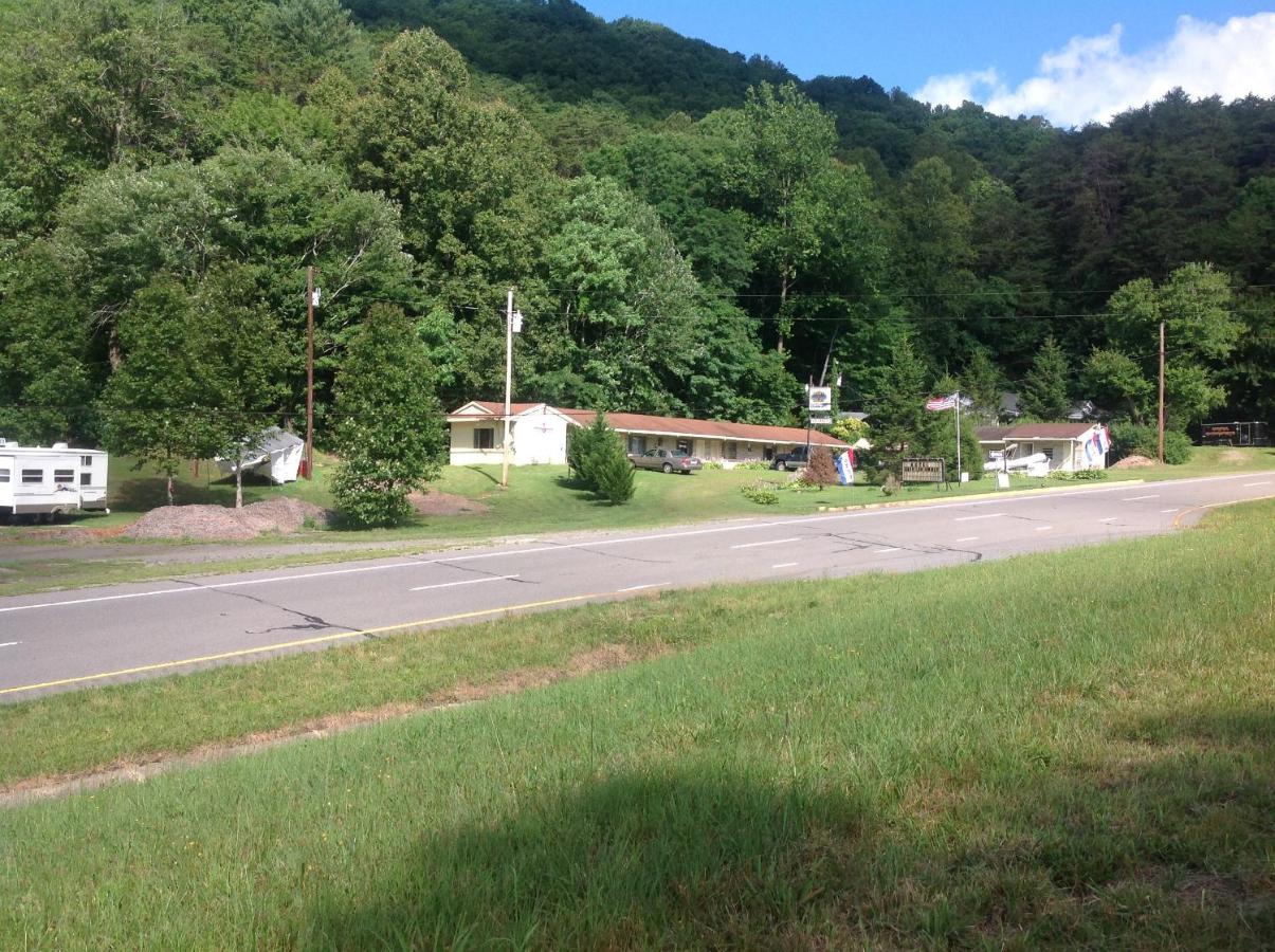 Lucky 7/ Rainbow motel — photo 1