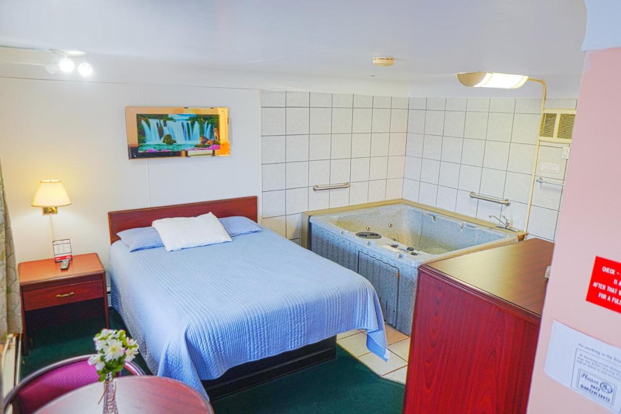 Tuscola Motel — photo 1