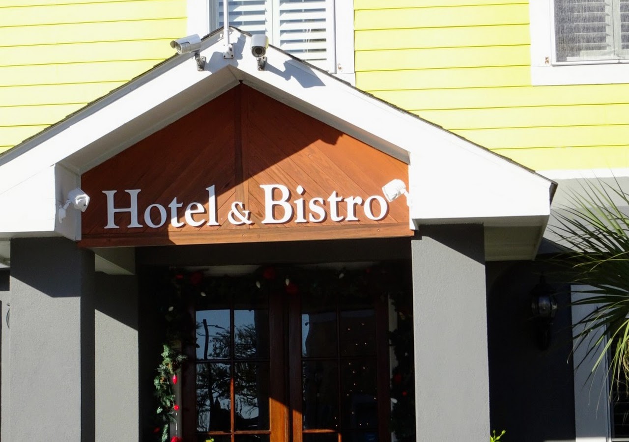 The Almanett Hotel & Bistro near The Aquarium — photo 1
