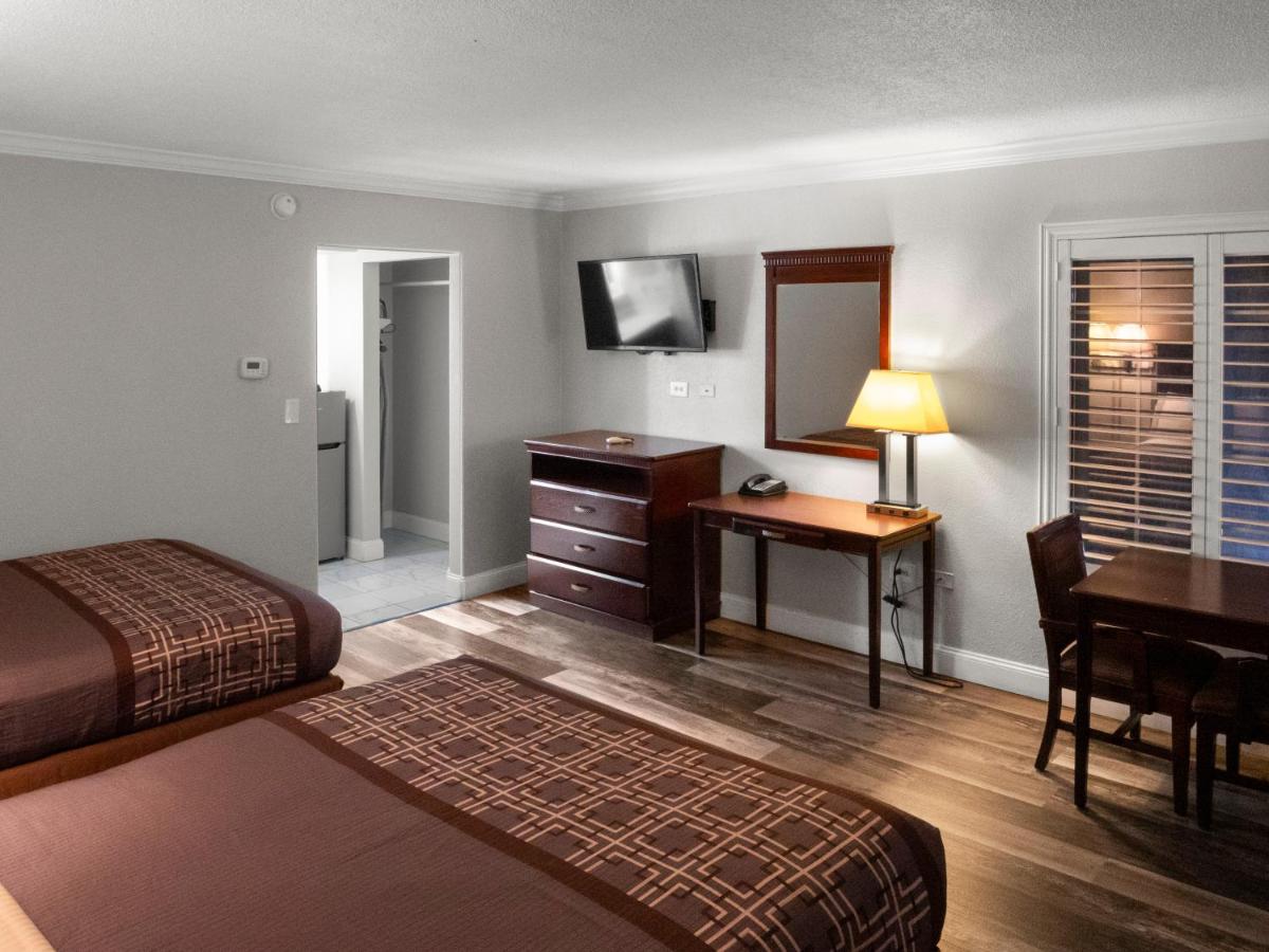Dream Inn Fresno — photo 1