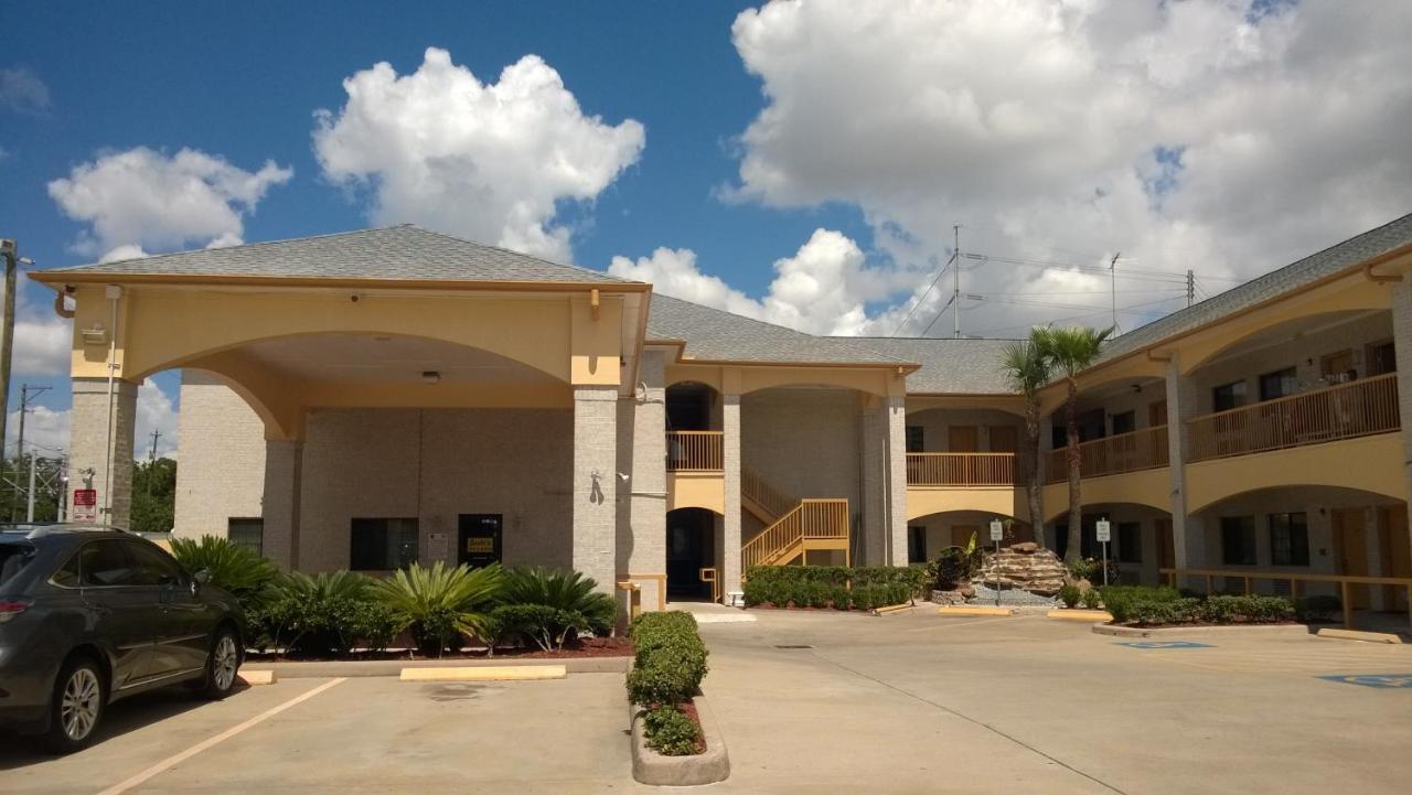 Scott Inn & Suites - Downtown Houston — photo 1