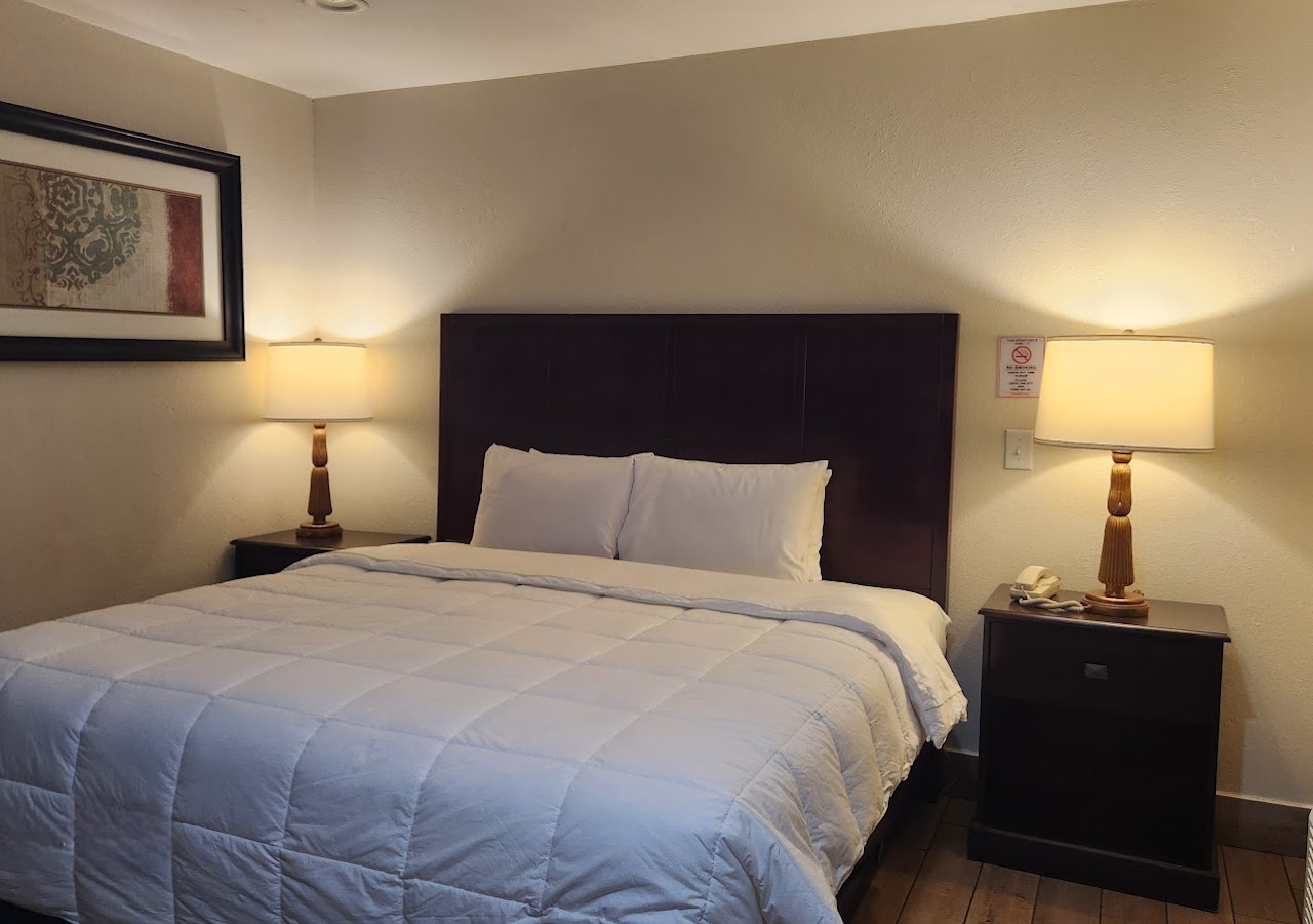 Clear Lakes Inn — photo 2