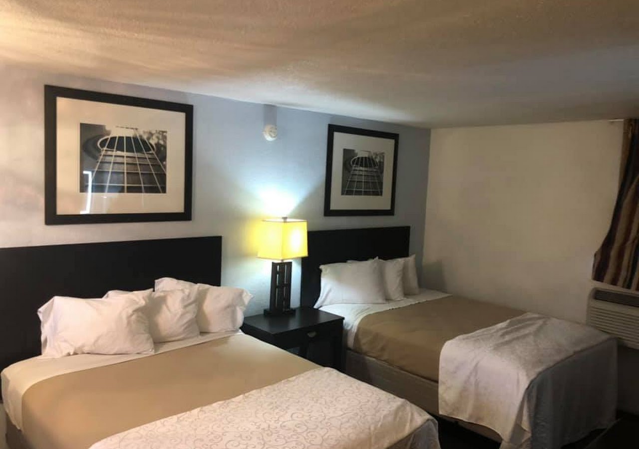 Ranch House Inn & Suites — photo 1