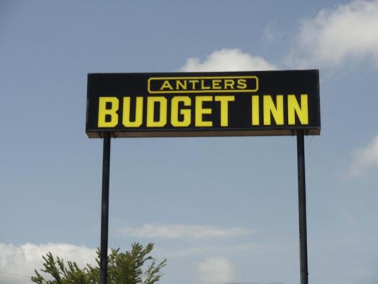 Antlers Budget Inn — photo 1