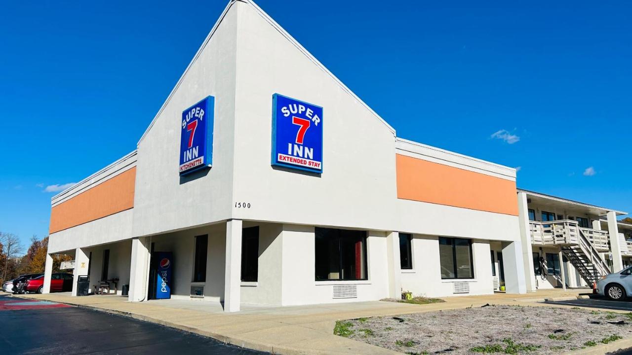 Super 7 Inn Tupelo — photo 1
