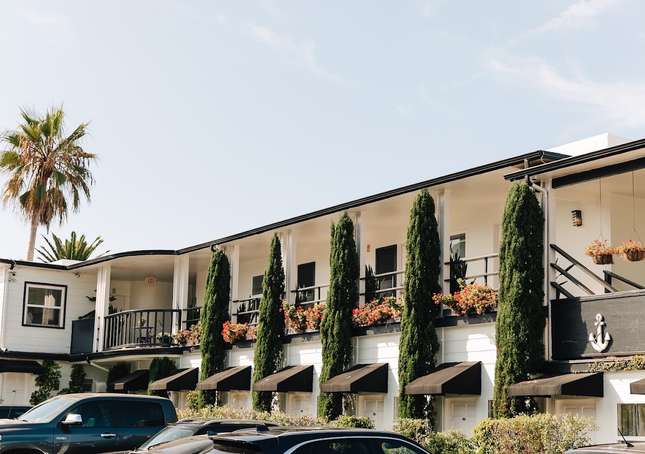 Laguna Brisas Hotel — photo 1