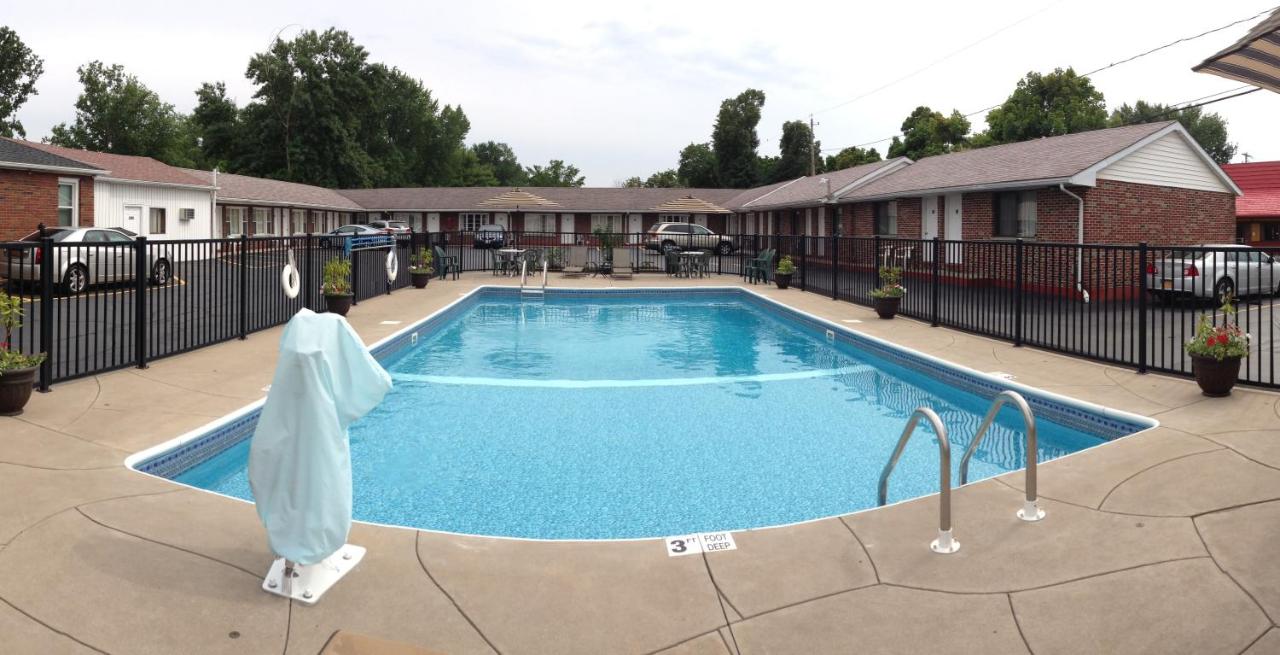 Moonlite Motel — photo 1