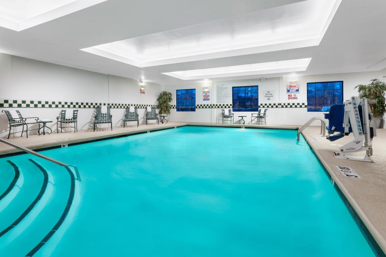 Travelers Inn and Suites Raleigh — photo 1