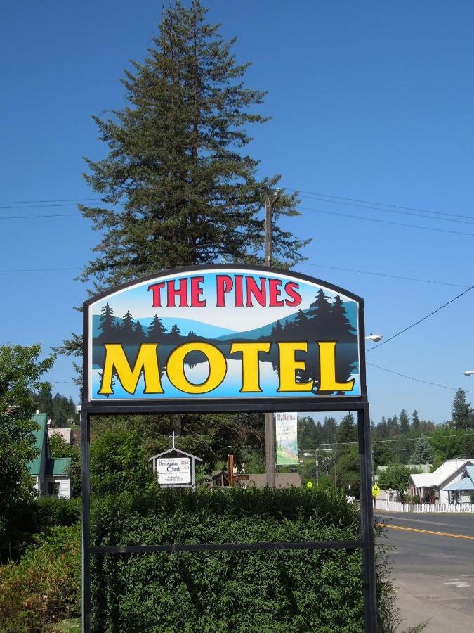The Pines Motel — photo 1