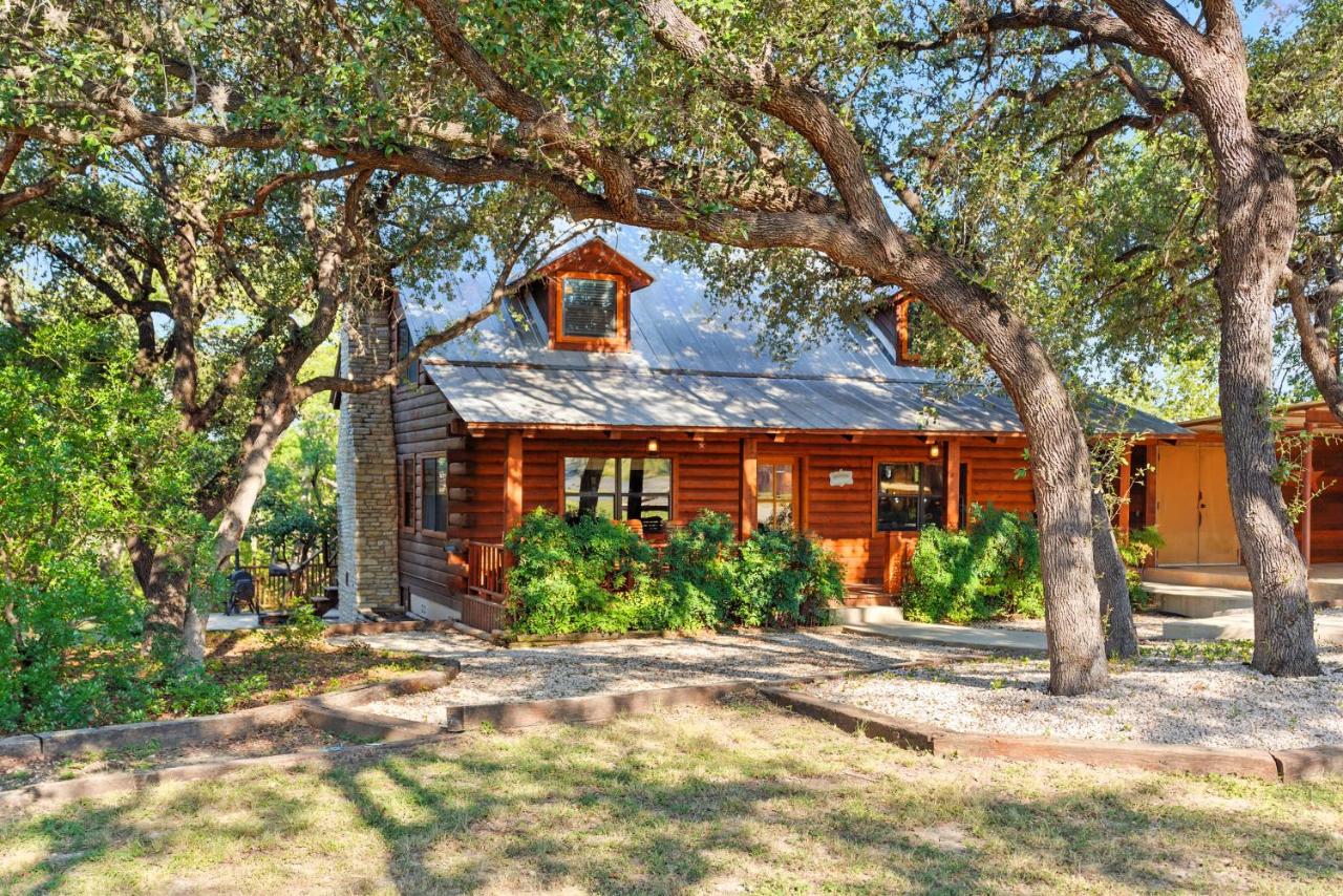 Howdy's on the Frio — photo 1