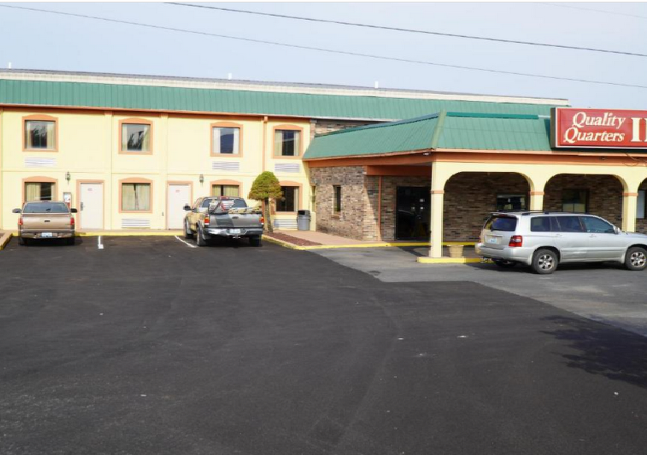 Quality Quarters Inn — photo 1