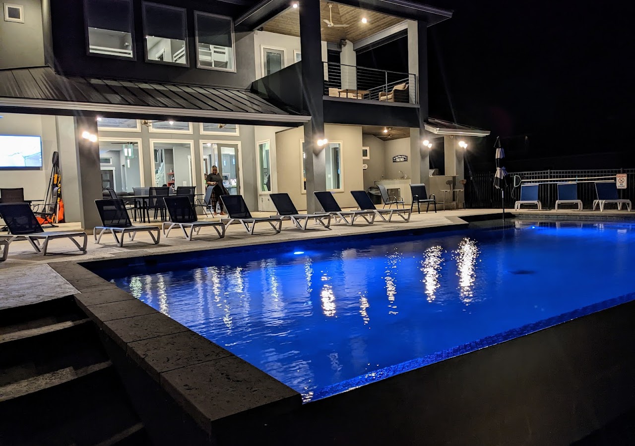 Wonderful Lakefront Home with Yard, Water Views — photo 1