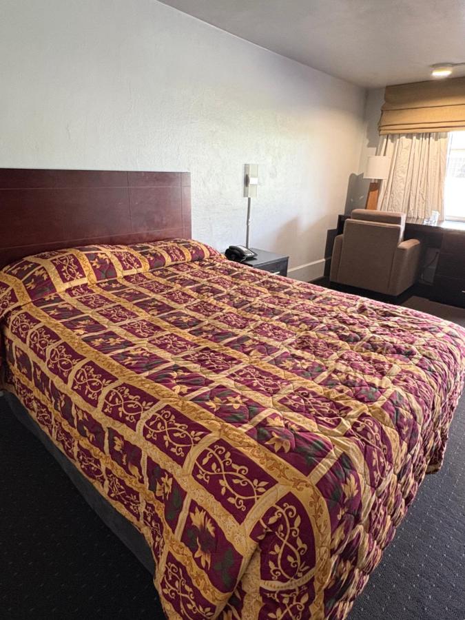 Hollywood Motel — photo 1