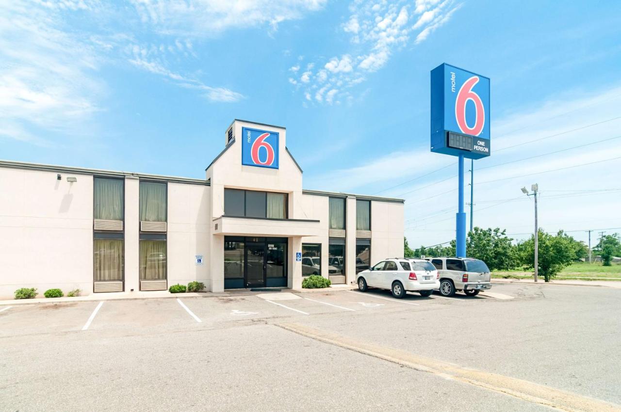 Deluxe Motel — photo 1