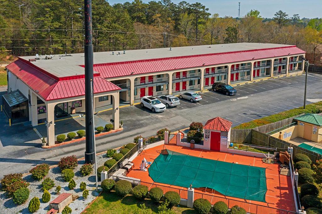 Regency Inn & Suites — photo 1
