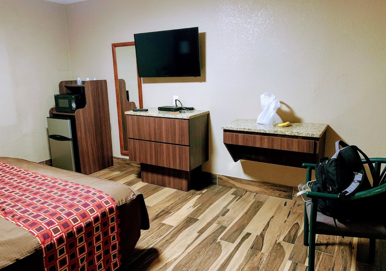 A Prince Of Wales Motel — photo 1
