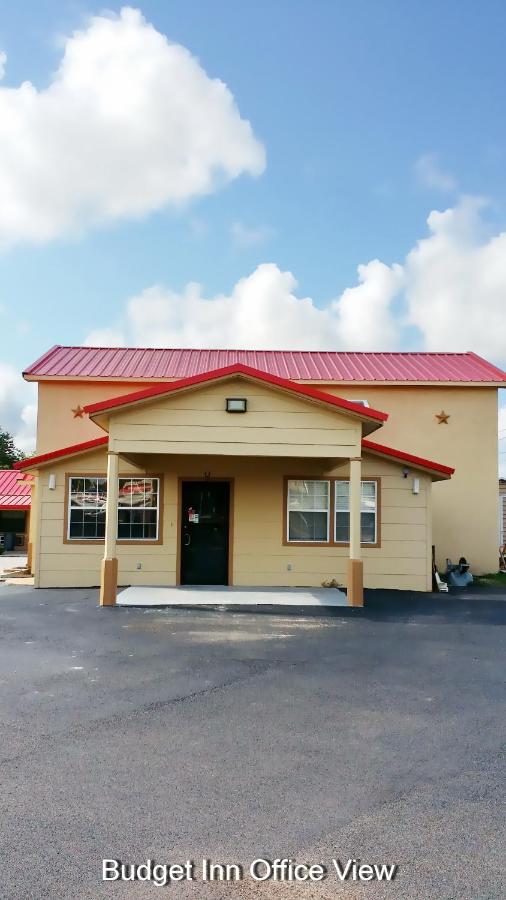Budget Inn — photo 1