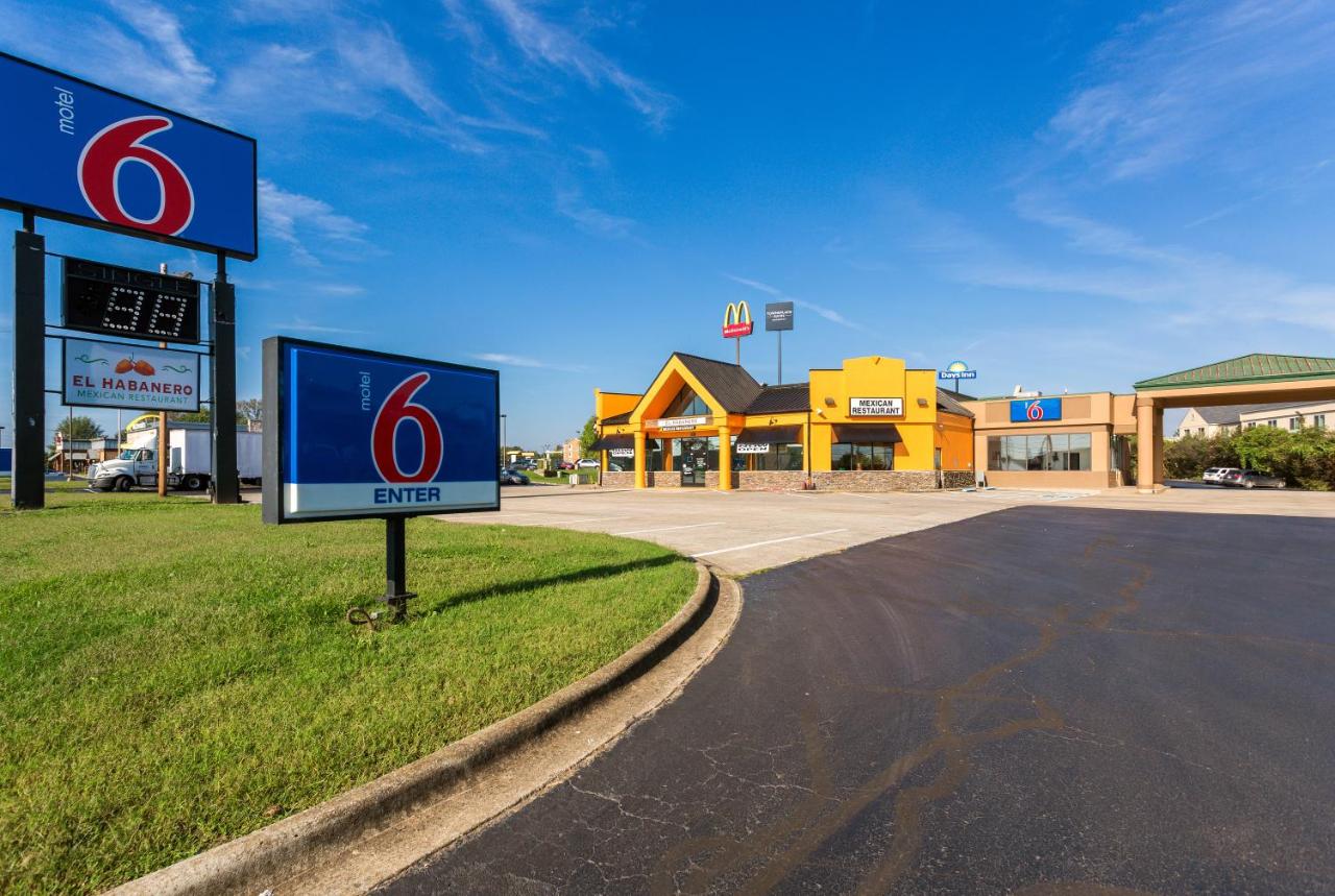 Motel 6-Clarksville, TN — photo 1
