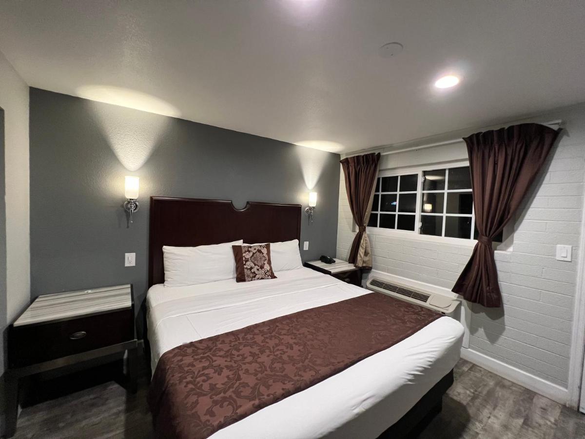 Relax Inn — photo 1
