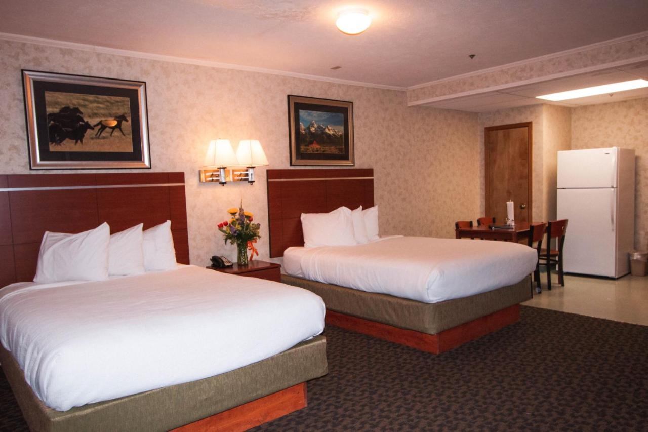 Branding Iron Inn — photo 1