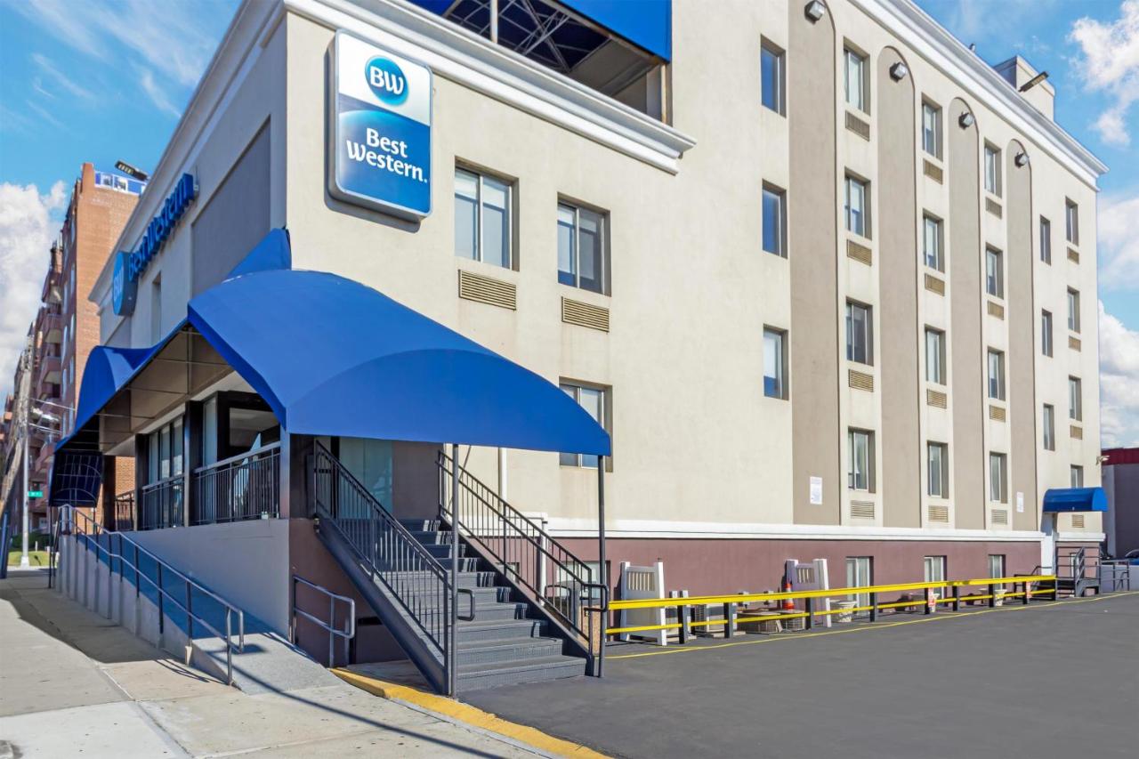 Van Wyck Motor Inn — photo 1
