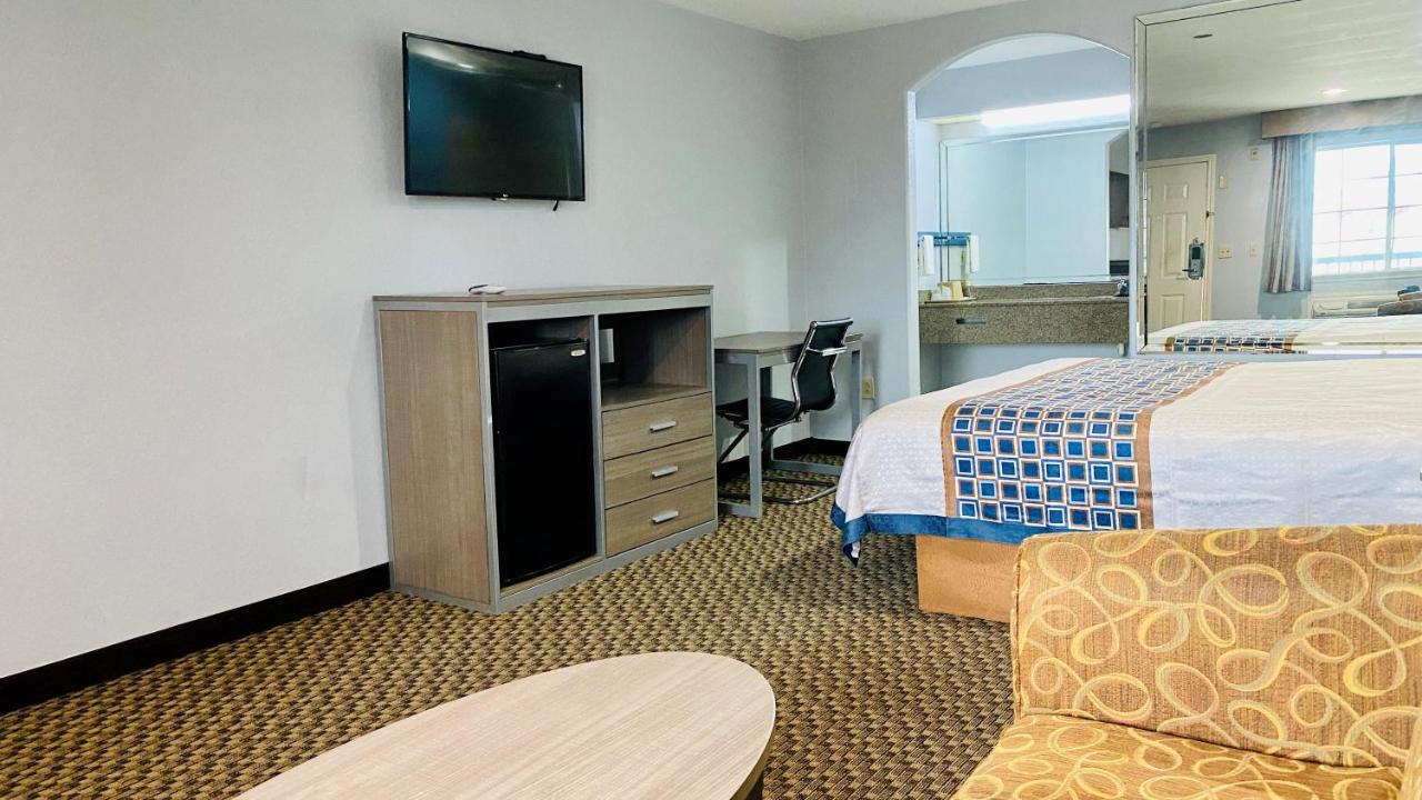 Home Place Inn and Suites-Hobby — photo 1