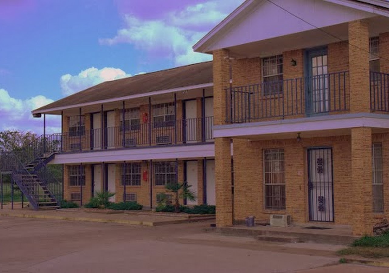 Somerville Inn and Suites — photo 1