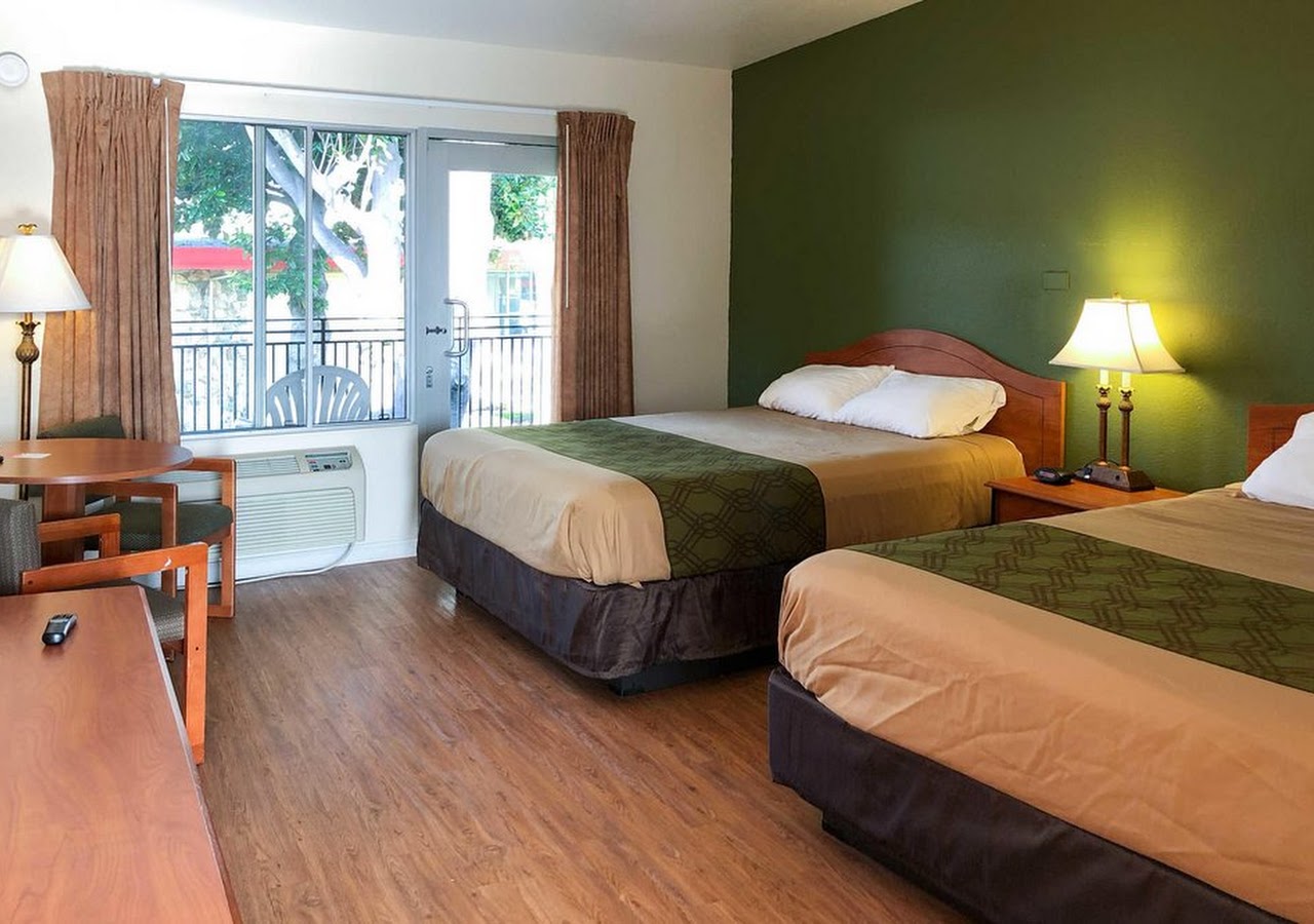 Garden Inn & Suites Oakland Airport — photo 1