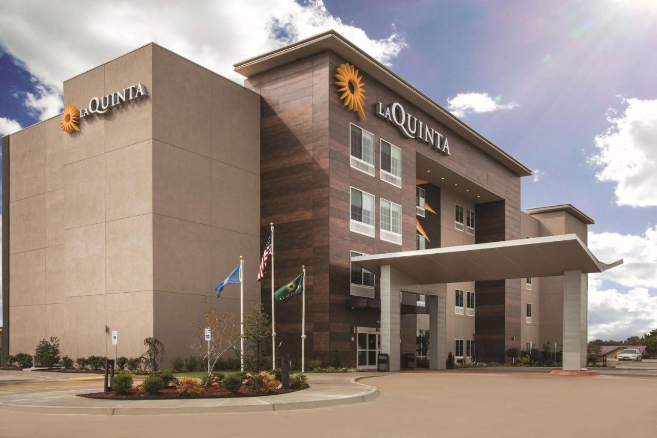 La Quinta Inn & Suites Mobile I-65-Airport Boulevard. — photo 1