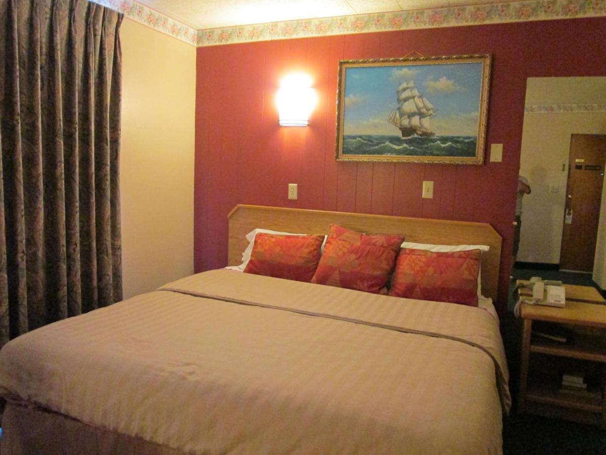 Town House Motel — photo 1