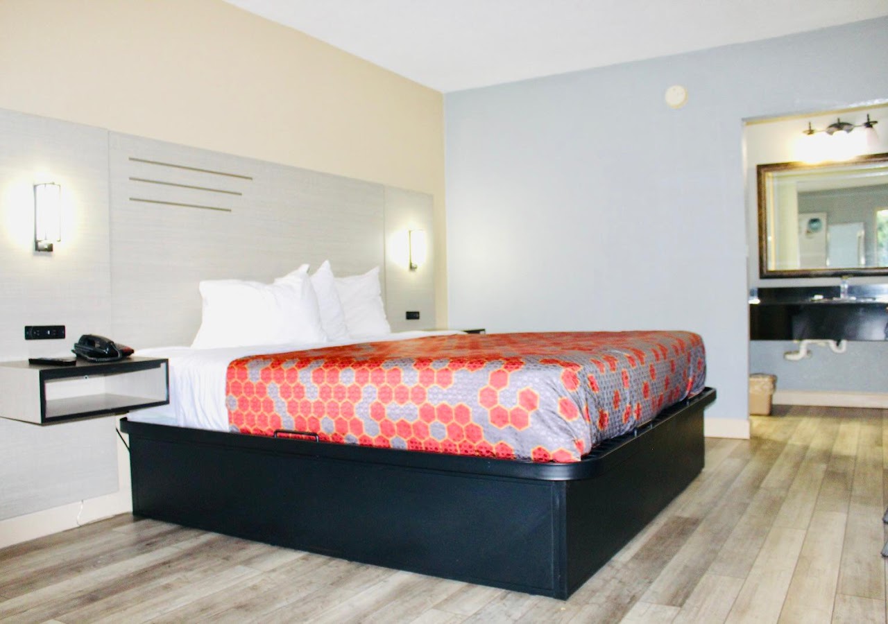 Milan Inn & Suites — photo 2