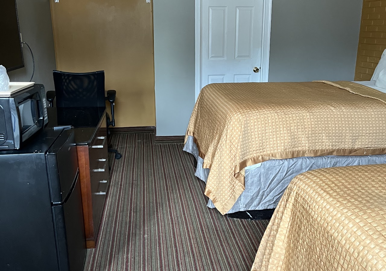 Lakeside Inn — photo 1