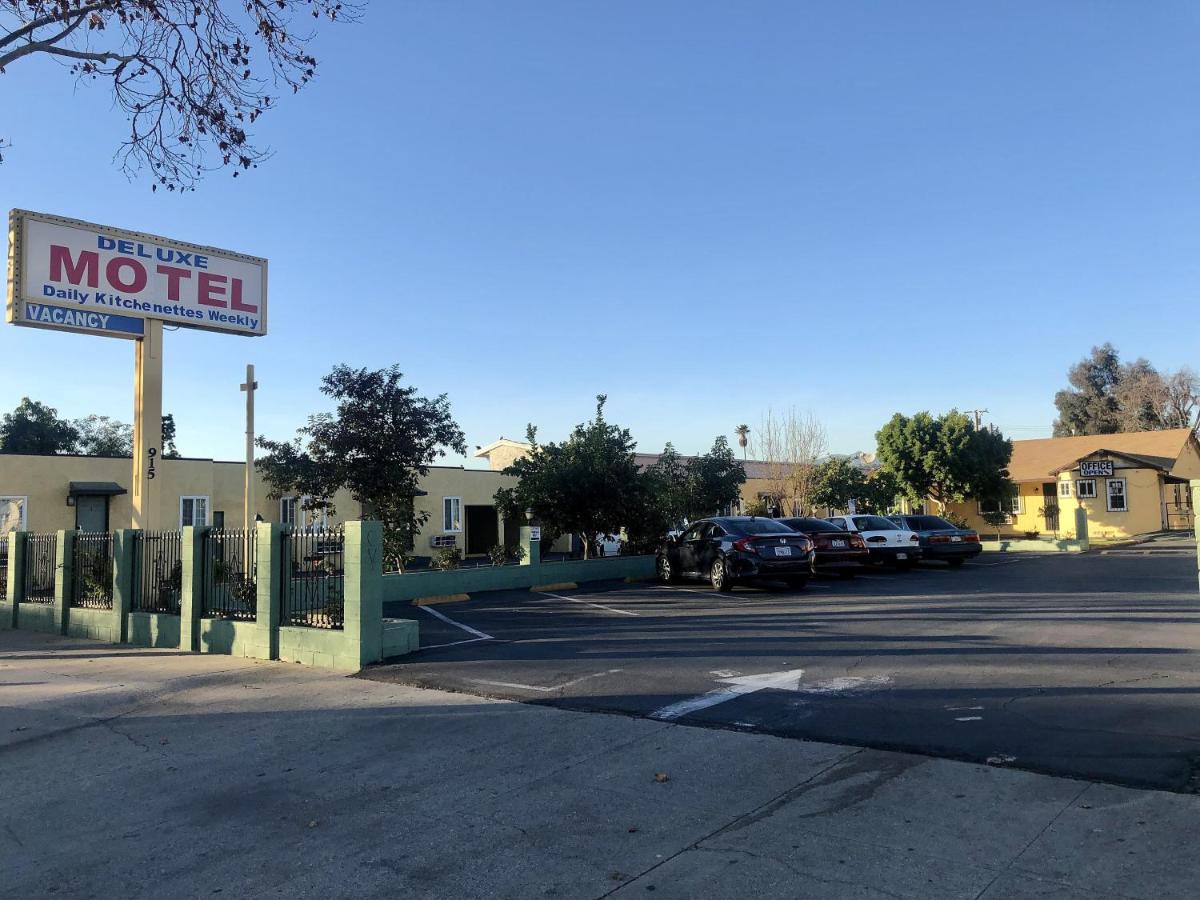 Deluxe Inn LA — photo 1