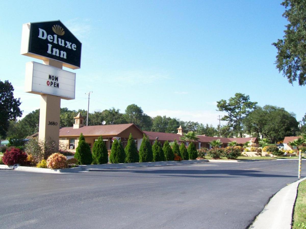 Deluxe Inn — photo 1