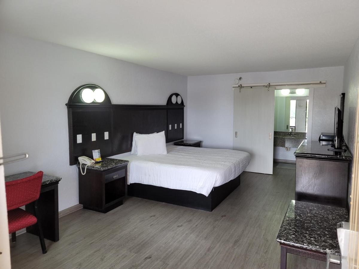Fairway Inn — photo 1