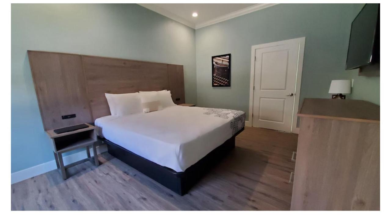CRESTRIDGE INN — photo 1